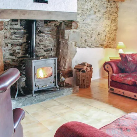 2 Bedroom Cozy In St Goueno *